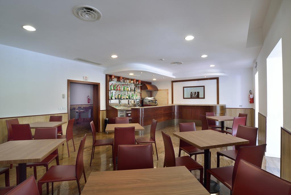 Hotel Ristorante Dante トルジャーノ エクステリア 写真